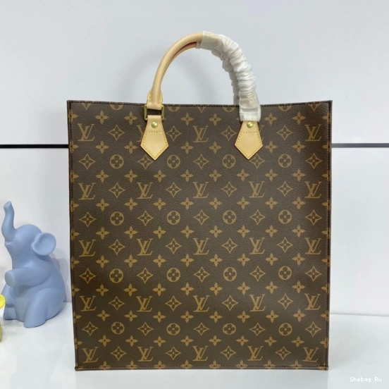 PLAT LOUIS VUITTON SAC 0822